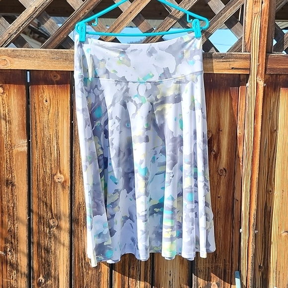 ⭐️TanJay Blue/Green Skirt - Picture 2 of 7